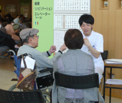 リハビリコーナー長谷川作業法士